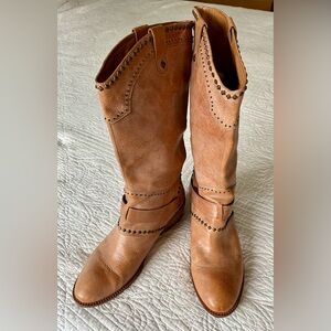 B. Makowsky leather boots